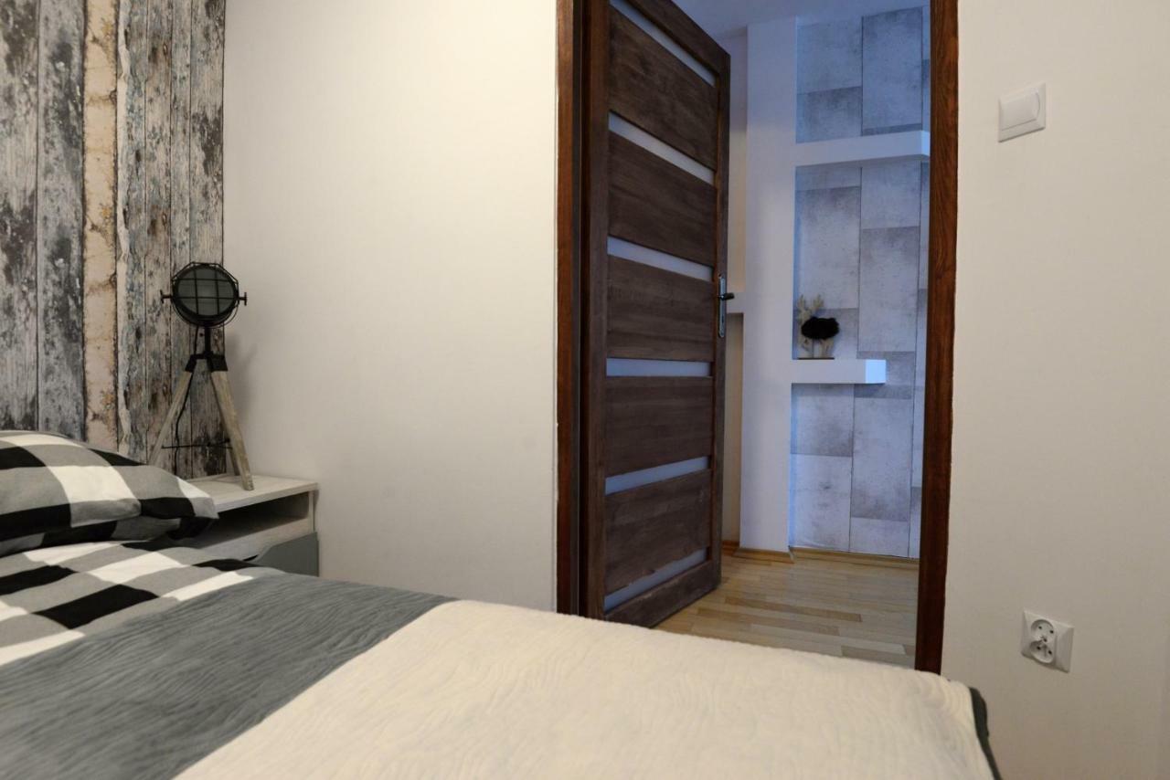 Апартаменты Apartament Columbus Устшики-Дольне Экстерьер фото